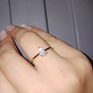 PearCut simulated Diamond gold ring
